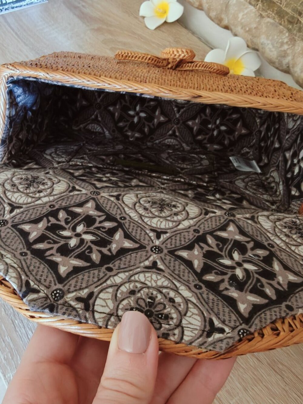 Anthropologie Bailey Rattan Crossbody Bag Bow Clasp Textured Boho Bali Handmade - Picture 6 of 7